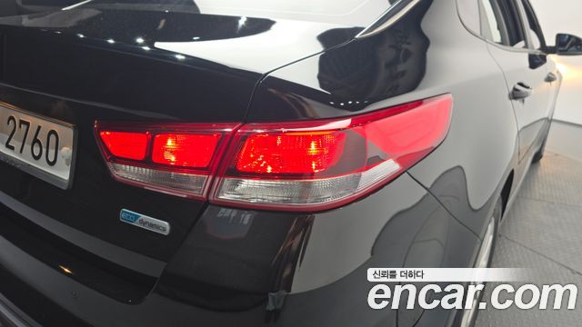 Kia K5 2016 — photo 9