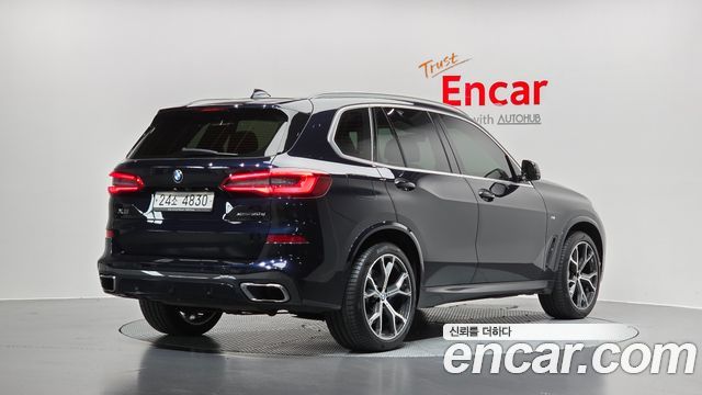 BMW X5 2019 — photo 2