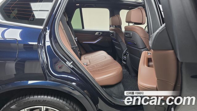 BMW X5 2019 — photo 17