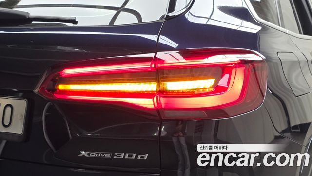 BMW X5 2019 — photo 9