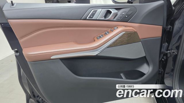 BMW X5 2019 — photo 14