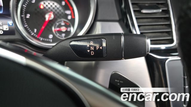 Mercedes-Benz GLE-Class 2018 — photo 12