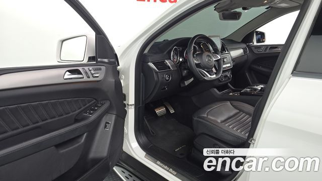 Mercedes-Benz GLE-Class 2018 — photo 13