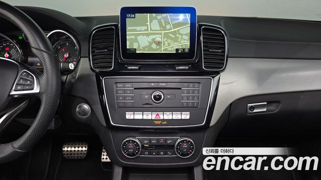 Mercedes-Benz GLE-Class 2018 — photo 20