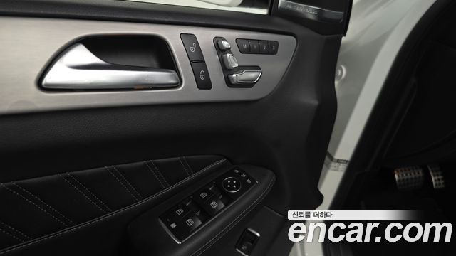 Mercedes-Benz GLE-Class 2018 — photo 29