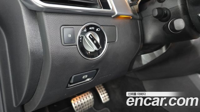 Mercedes-Benz GLE-Class 2018 — photo 30