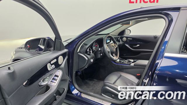 Mercedes-Benz C-Class 2017 — photo 10