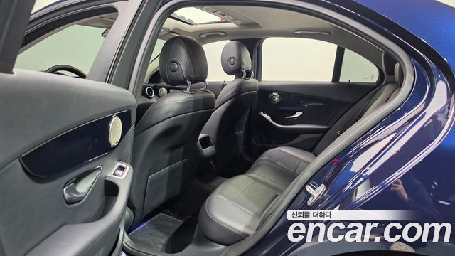 Mercedes-Benz C-Class 2017 — photo 11