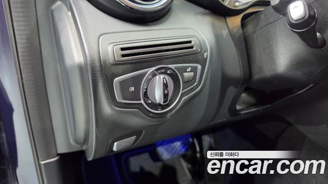 Mercedes-Benz C-Class 2017 — photo 19