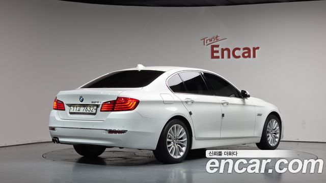 BMW 5-Series 2015 — photo 2