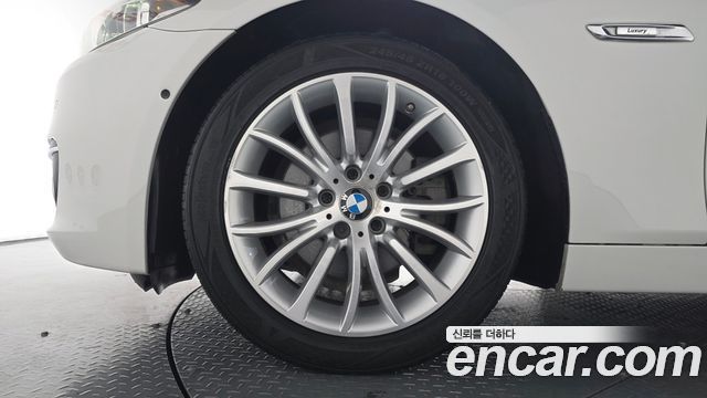 BMW 5-Series 2015 — photo 5