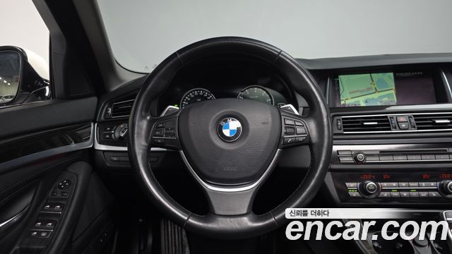 BMW 5-Series 2015 — photo 19