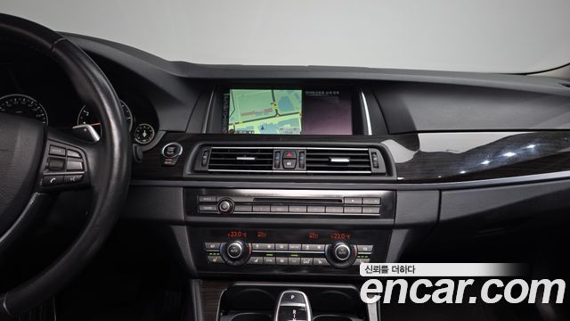 BMW 5-Series 2015 — photo 20
