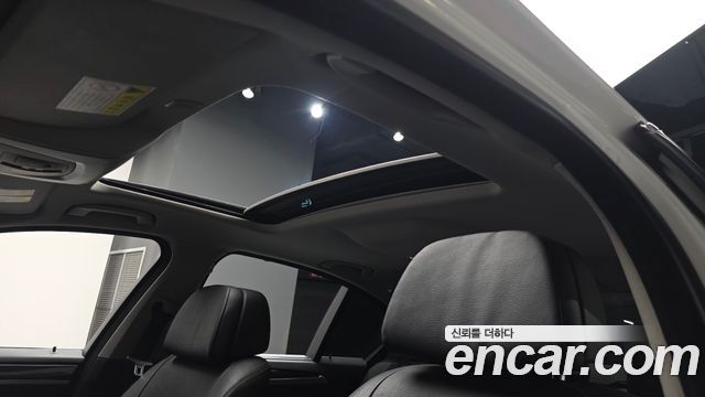 BMW 5-Series 2015 — photo 22