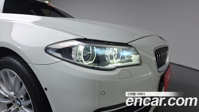 BMW 5-Series 2015 — photo 8
