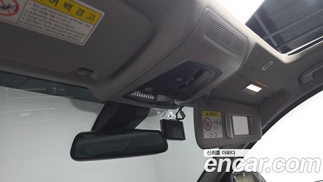 BMW 5-Series 2015 — photo 29