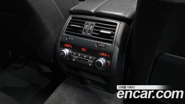BMW 5-Series 2015 — photo 31