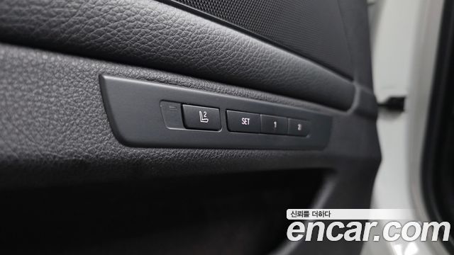 BMW 5-Series 2015 — photo 33