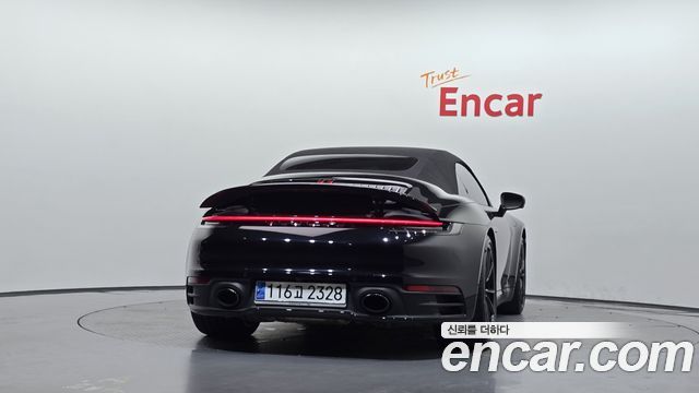 Porsche 911 2021 — photo 4