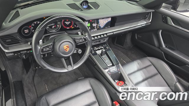 Porsche 911 2021 — photo 10