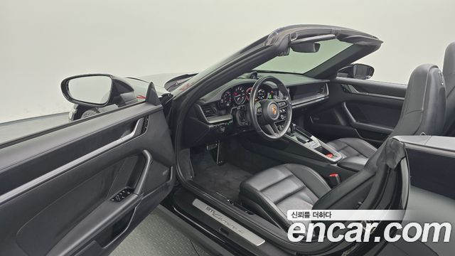Porsche 911 2021 — photo 13