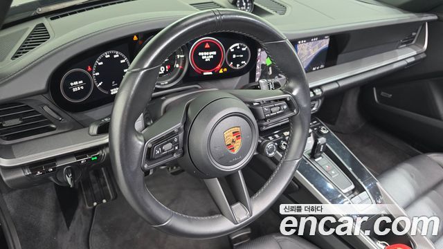 Porsche 911 2021 — photo 21