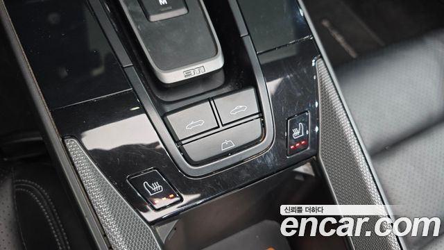 Porsche 911 2021 — photo 24