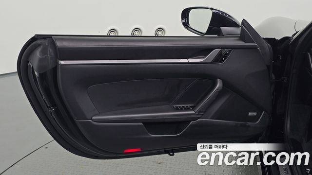 Porsche 911 2021 — photo 14