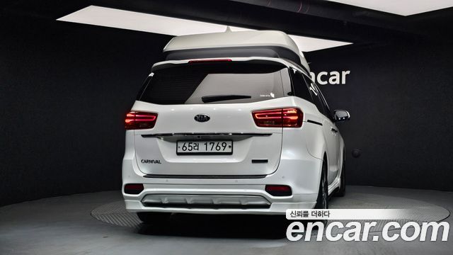 Kia Canival 2019 — photo 4