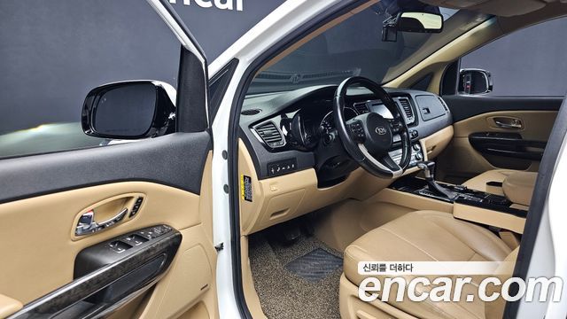 Kia Canival 2019 — photo 10