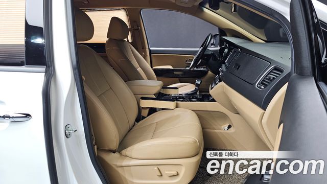 Kia Canival 2019 — photo 12