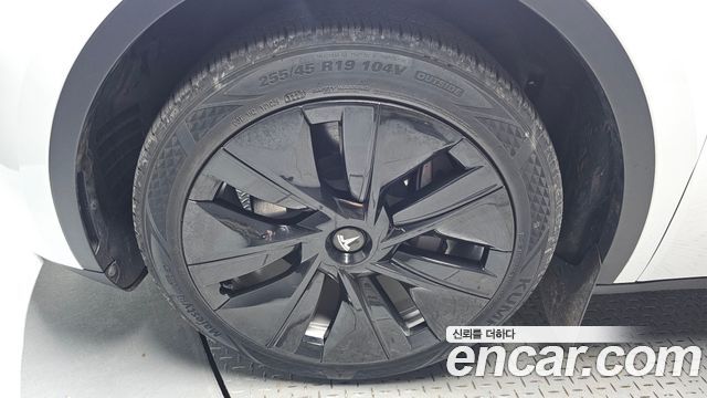 Tesla Model Y 2024 — photo 5