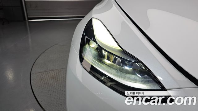 Tesla Model Y 2024 — photo 8