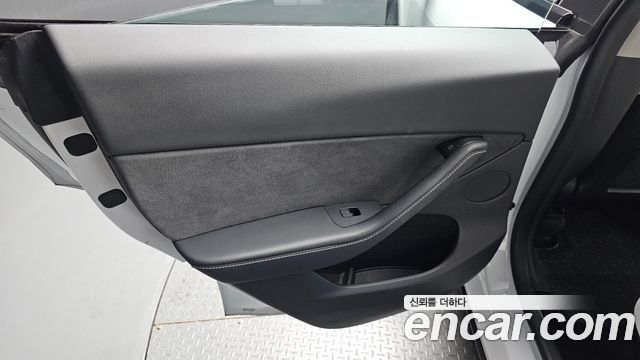 Tesla Model Y 2024 — photo 15