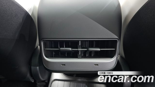 Tesla Model Y 2024 — photo 32
