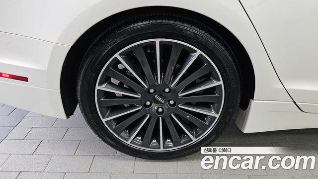 Lincoln MKZ 2016 — photo 5