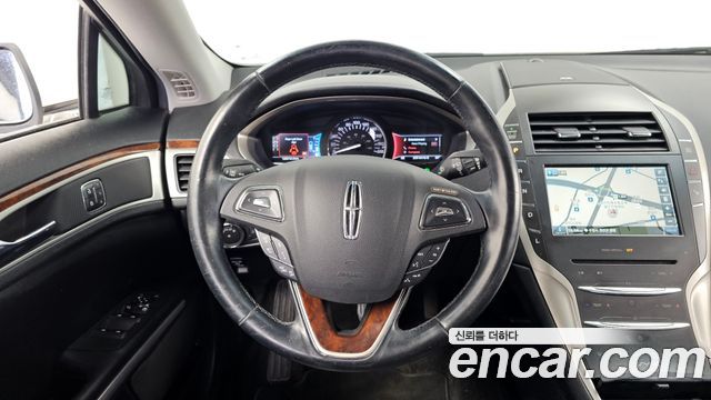Lincoln MKZ 2016 — photo 13
