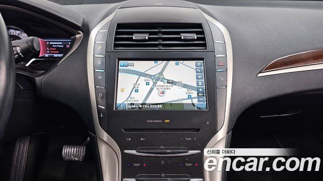 Lincoln MKZ 2016 — photo 14