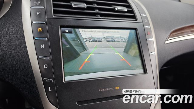 Lincoln MKZ 2016 — photo 15