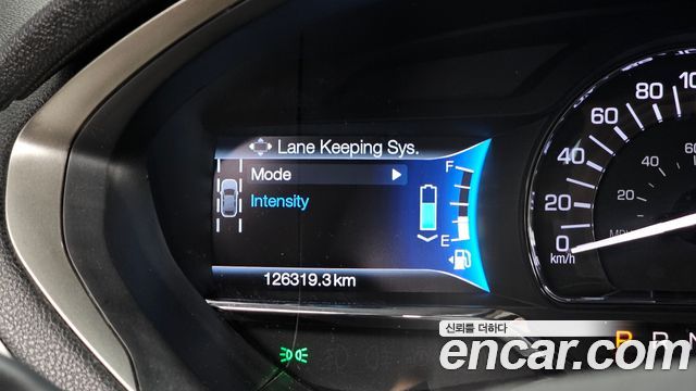 Lincoln MKZ 2016 — photo 16