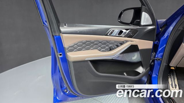 BMW X5M 2022 — photo 14