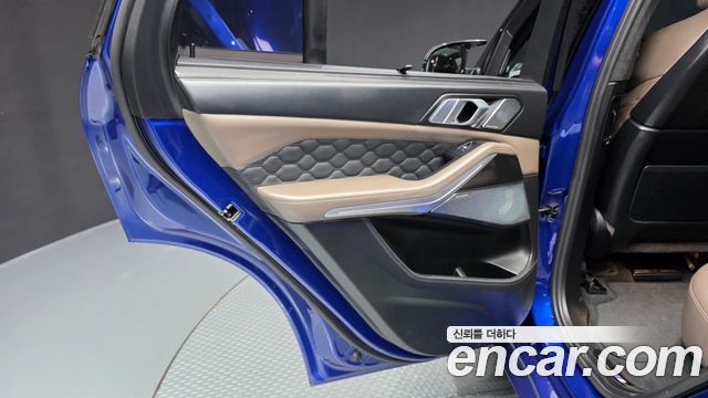 BMW X5M 2022 — photo 15