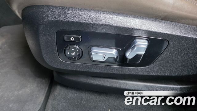 BMW X5M 2022 — photo 37