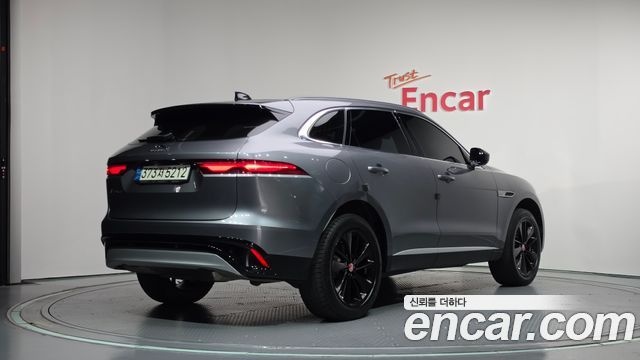 Jaguar F-PACE 2022 — photo 2