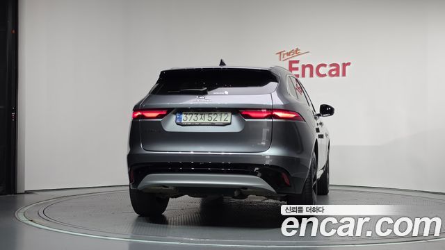 Jaguar F-PACE 2022 — photo 4