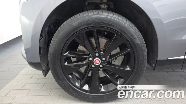 Jaguar F-PACE 2022 — photo 5