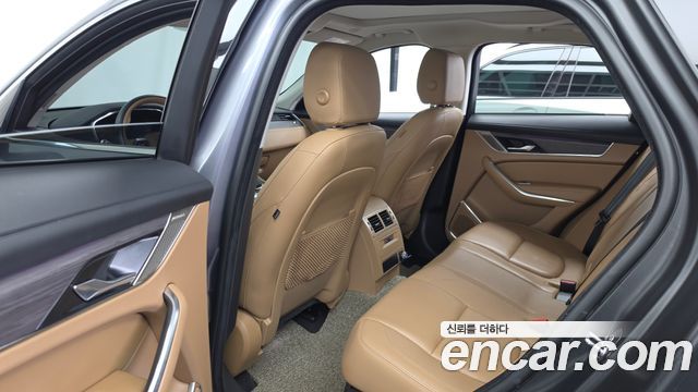 Jaguar F-PACE 2022 — photo 16