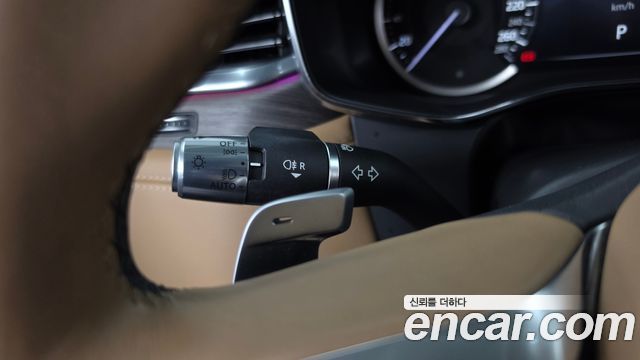Jaguar F-PACE 2022 — photo 29