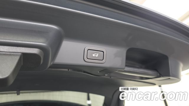 Jaguar F-PACE 2022 — photo 32