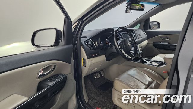 Kia Canival 2019 — photo 13